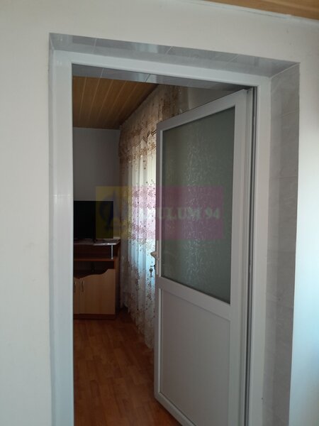 Movilita - vanzare casa 5 cam plus livada pe rod si teren 1800 mp