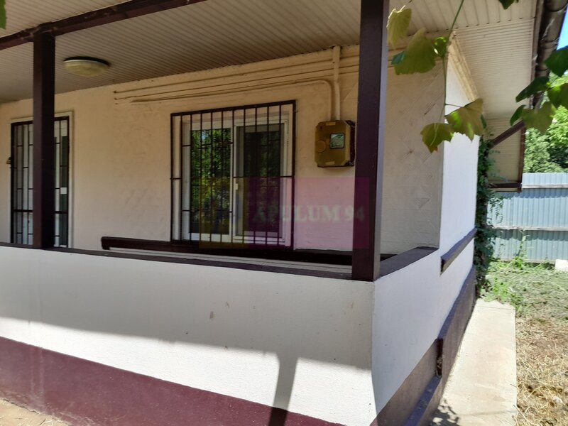 Movilita - vanzare casa 5 cam plus livada pe rod si teren 1800 mp