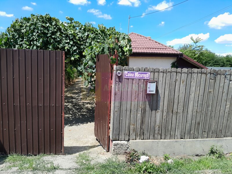 Movilita - vanzare casa 5 cam plus livada pe rod si teren 1800 mp