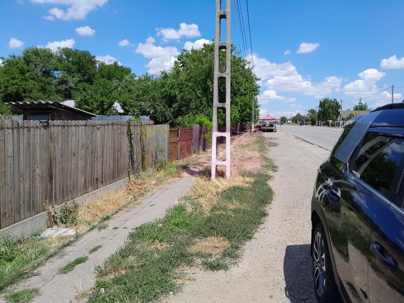 Movilita - vanzare casa 5 cam plus livada pe rod si teren 1800 mp